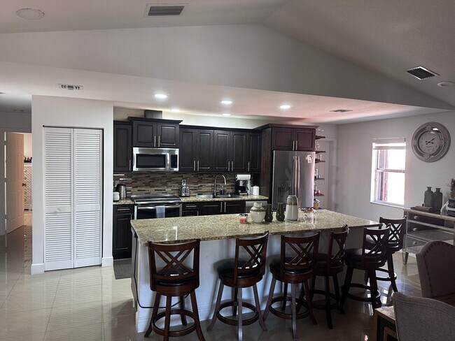 Building Photo - 10348 Showboat Ln