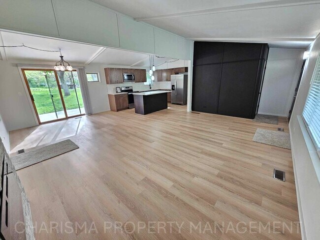 Building Photo - 3112 S Bingen Ave