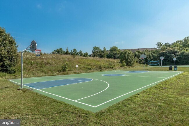 Building Photo - 6015F Curtier Dr