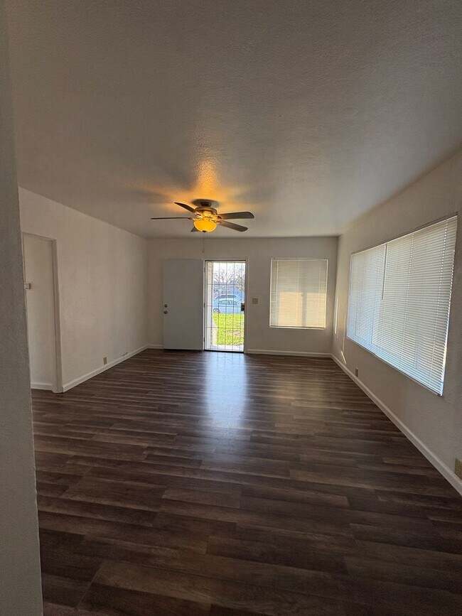 Foto del edificio - 3730 Ivy St