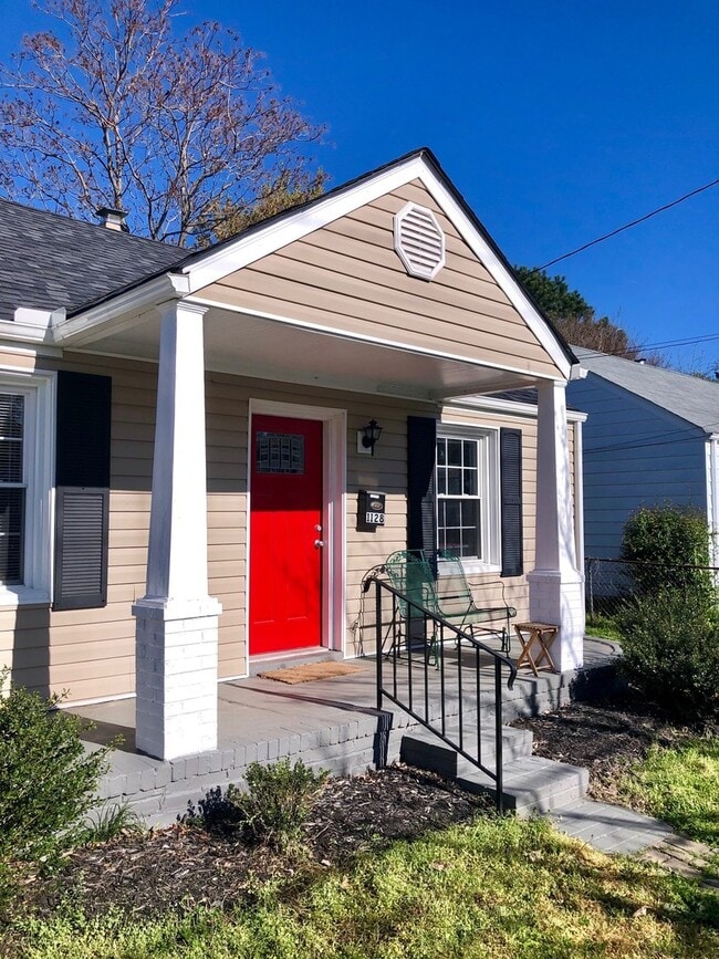 Building Photo - Awesome, Renovated 2 Bedroom Home in Rando...