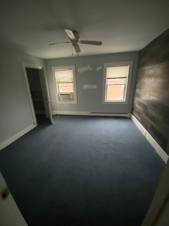 Building Photo - 128 Bowers St
