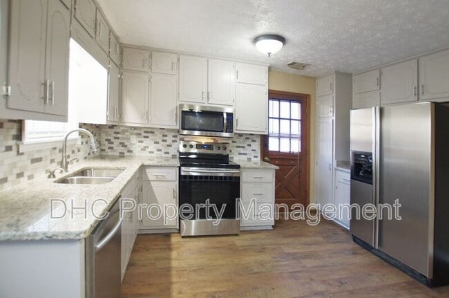 Building Photo - 7913 Stanebrook Dr