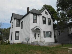 Building Photo - 616 W 14th St