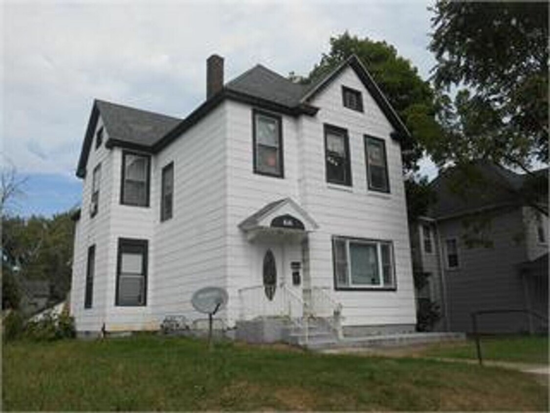Foto principal - 616 W 14th St
