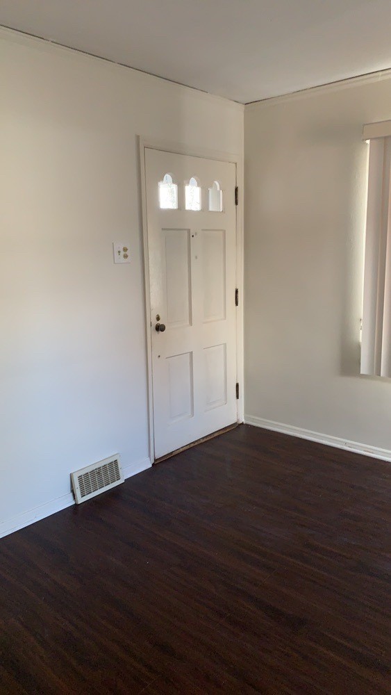 Building Photo - 1044 Sherwood Dr