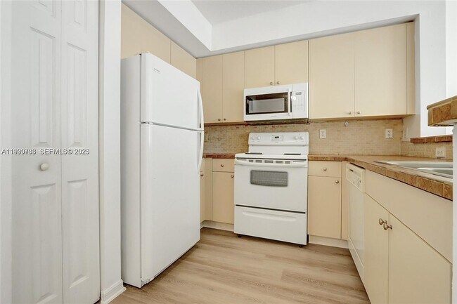 Foto del edificio - 11050 SW 196th St