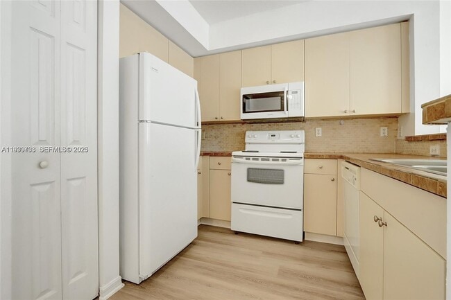 Building Photo - 11050 SW 196th St