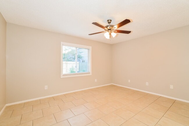 Building Photo - 119 Alder Ct