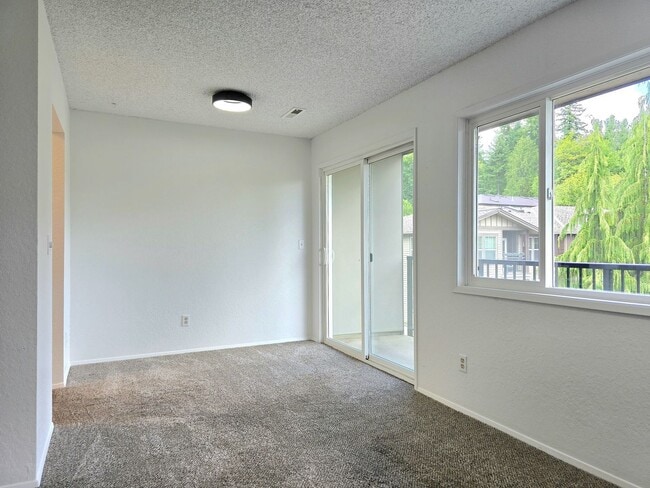 Building Photo - 1 Bedroom Condo in Bothell
