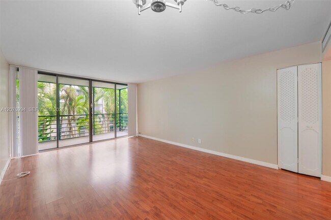 Building Photo - 20500 W Country Club Dr