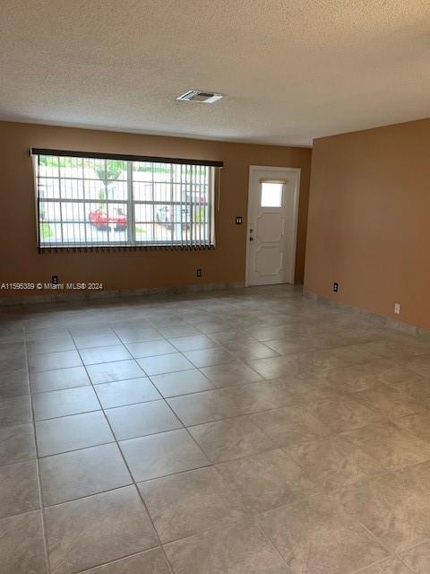 Building Photo - 1024 NW 90th Way