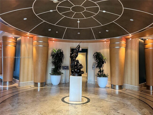 Building Photo - 888 Brickell Key Dr
