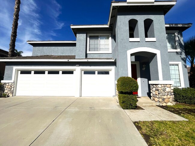 Building Photo - 5 bed, 3 bath located in Corona CA!