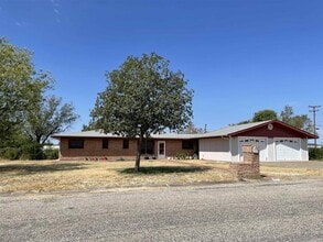 Building Photo - 208 N Broadview St