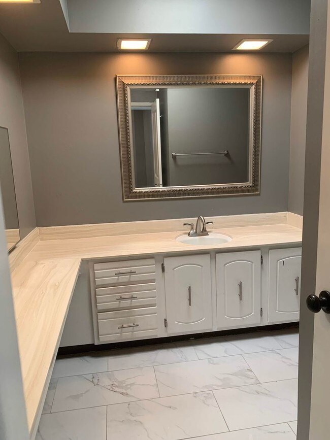 Foto del edificio - 2 br, 2 bath House - 1620 N. Paseo Dorado