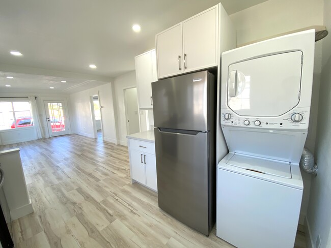 Building Photo - 467 42nd St