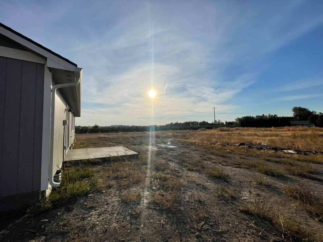 Primary Photo - Brand new build in Tieton!
