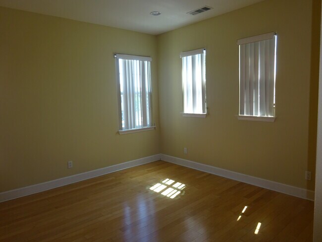 Foto del edificio - 3100 Tewksbury Way