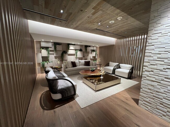 Foto del edificio - 2301 Collins Ave