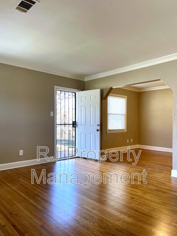Photo - 1598 Marianna St House