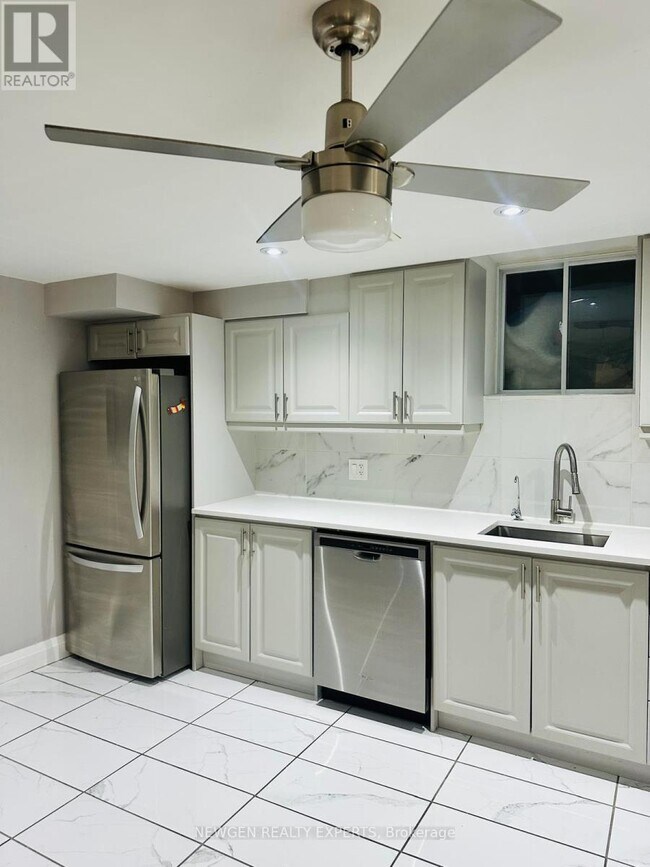 Building Photo - 53 Freshspring Dr