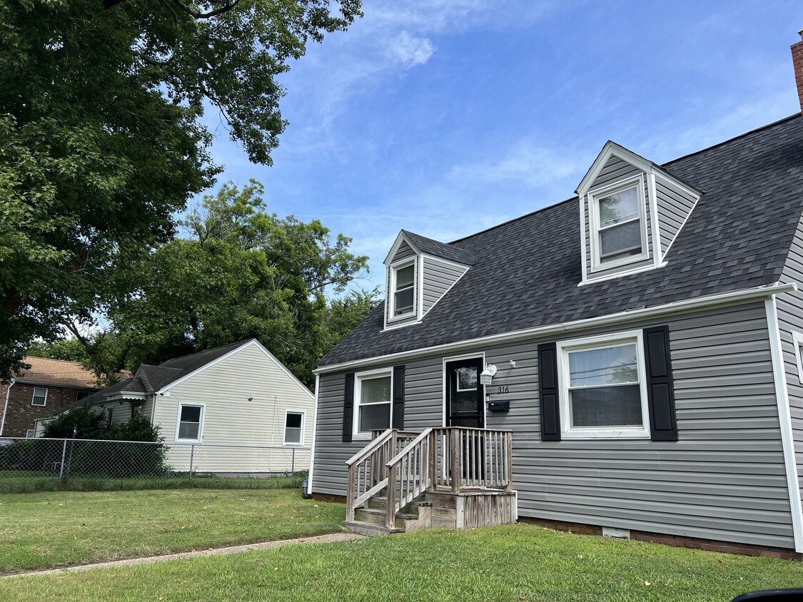 Primary Photo - 316 Ashlawn Dr
