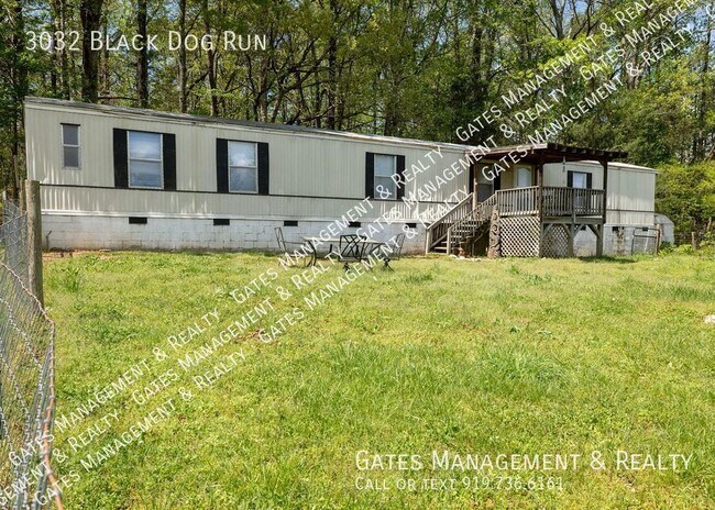 Building Photo - Quiet Country Living in Cedar Grove for Ho...