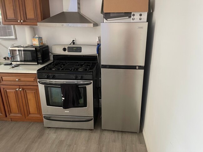 KITCHEN - 2904 E 63rd St