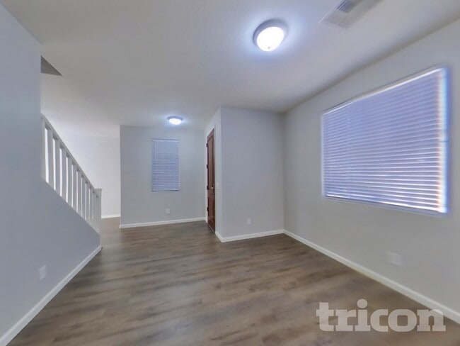 Building Photo - 4360 E Carla Vista Dr