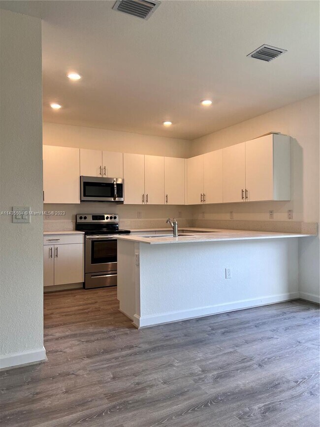 Foto del edificio - 925 NE 211th St