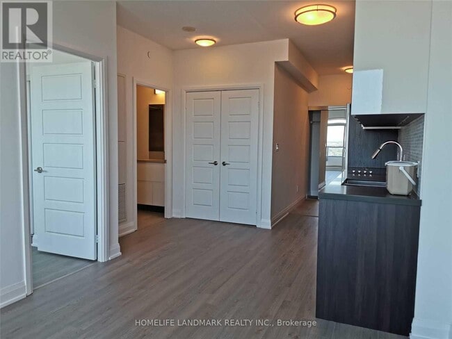 Building Photo - 15 Water Walk Dr