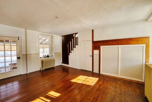 Foto del edificio - Beautiful 4 Bedroom Farm House