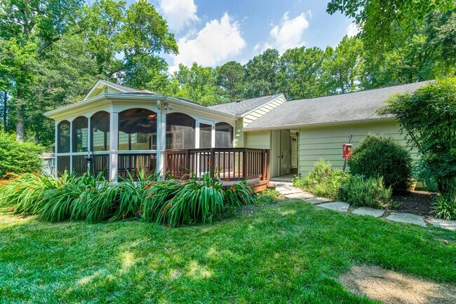 Building Photo - 4601 Wood Dr