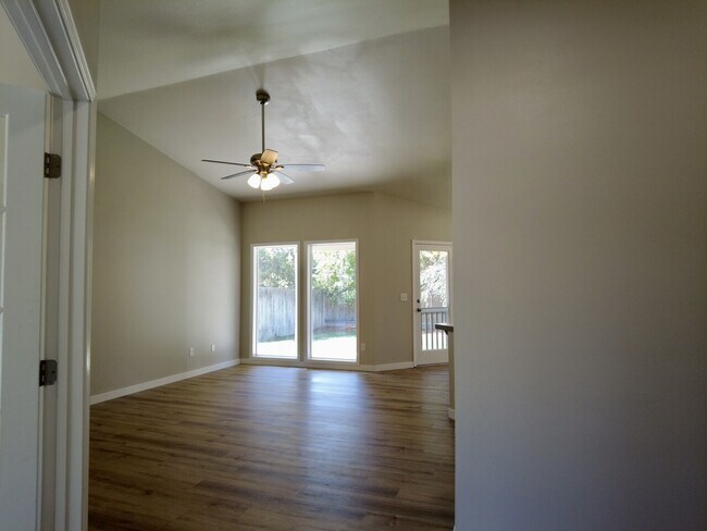 Building Photo - Sumac 2227