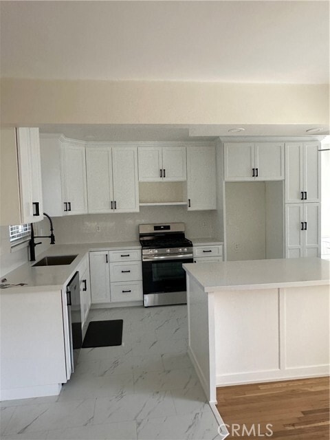 Building Photo - 4841 N Darfield Ave