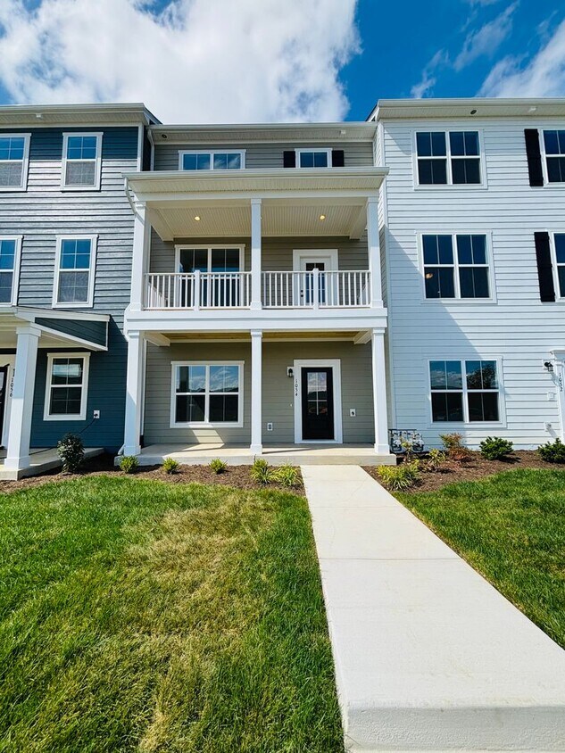 Foto principal - 3 Bedroom 2.5 Bath Townhouse
