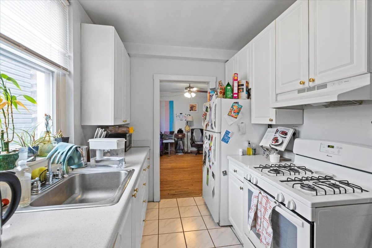 Primary Photo - 6418 N Newgard Ave