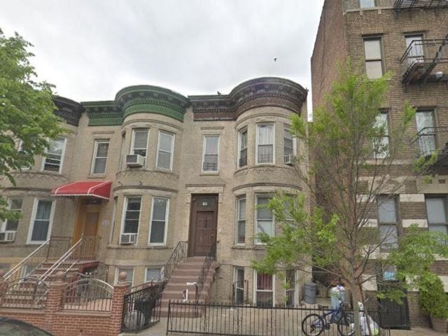 Foto principal - 190 Bay 23rd St