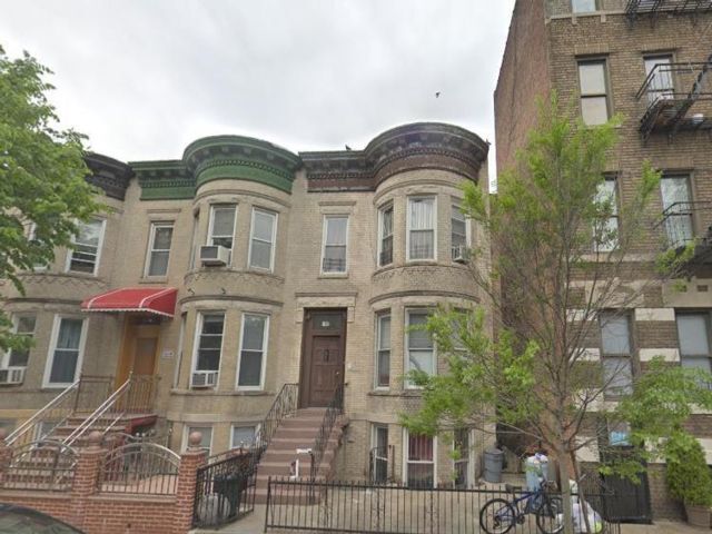 Primary Photo - 190 Bay 23rd St