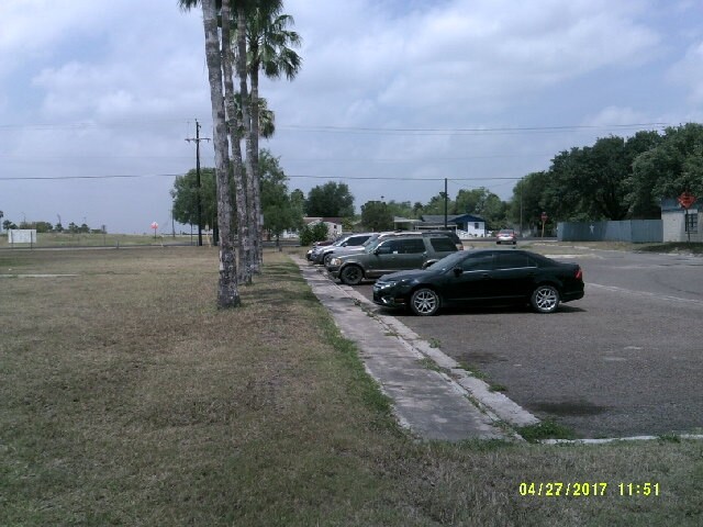 Off the Street Parking - 100 E Magnolia Ave