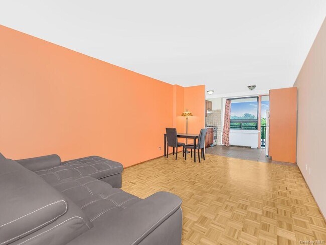 Building Photo - 4705 Henry Hudson Pkwy W