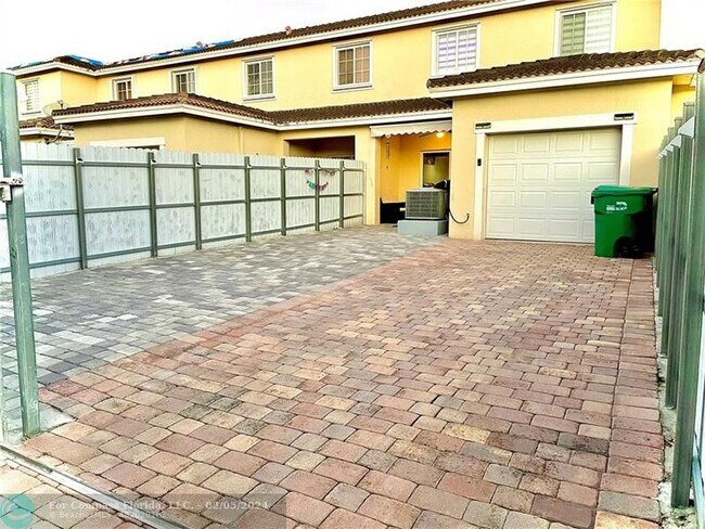 Foto del edificio - 27636 SW 142nd Ave