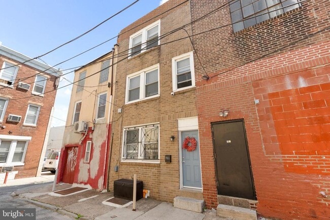 Building Photo - 703 S Randolph St
