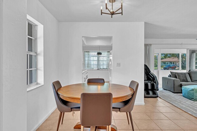 Foto del edificio - 313 NW 42nd St