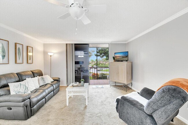 Foto del edificio - 5220 Las Verdes Cir