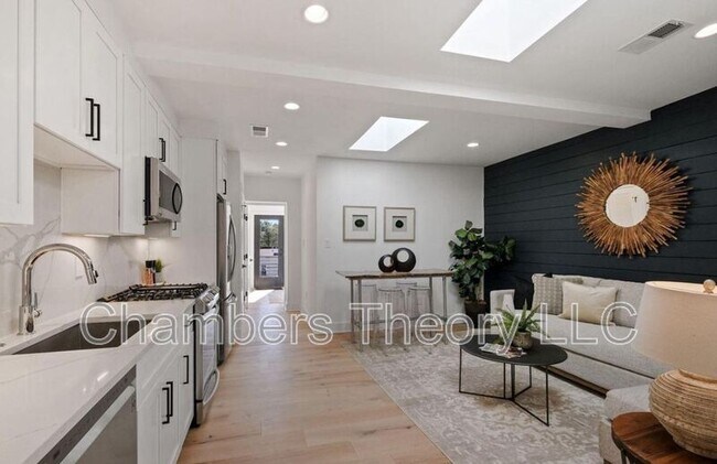 Foto del edificio - 1635 Holbrook St NE