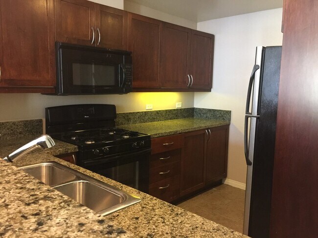 Building Photo - ***$500 Off First Months Rent** Beautiful ...