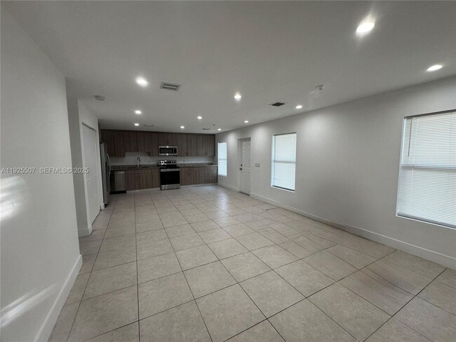 Photo - 605 NW 3rd Ave House