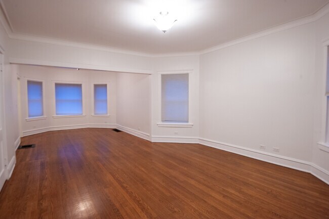 Foto del edificio - 1453 W Thome Ave